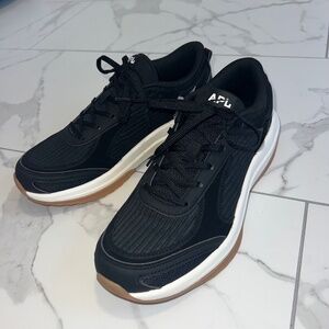 $400 APL JOGGER SNEAKERS in Black / Ivory / Gum sz. 8 Women's